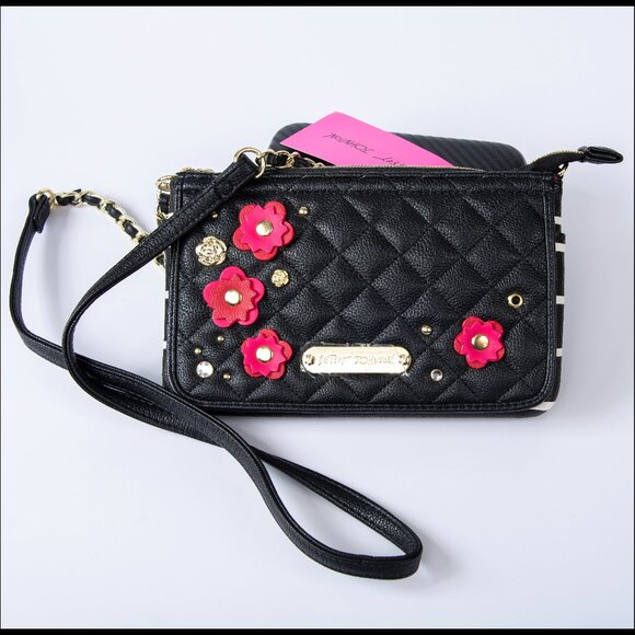 Betsey Johnson Flap Compartment Crossbody Purse (Black) NWT - Picture 1 of 3